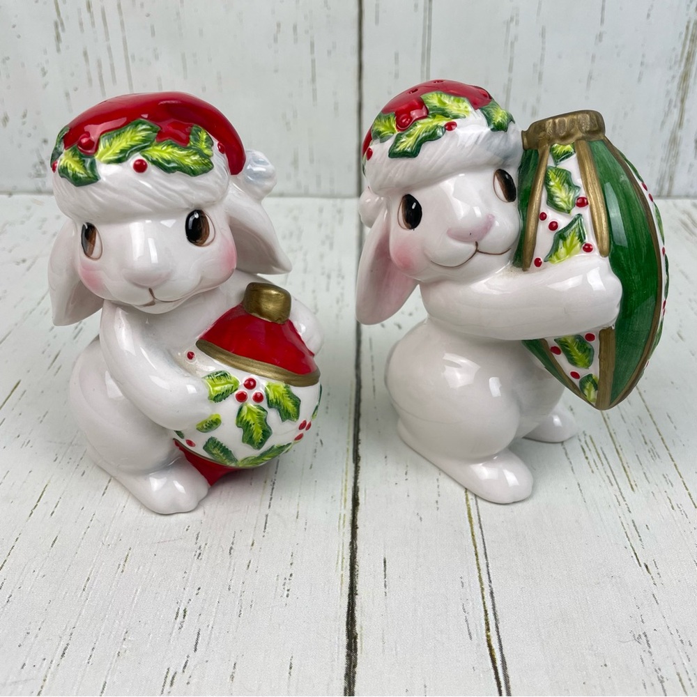 Fitz and Floyd Christmas Bunny‎ Blooms Salt/Pepper Shakers